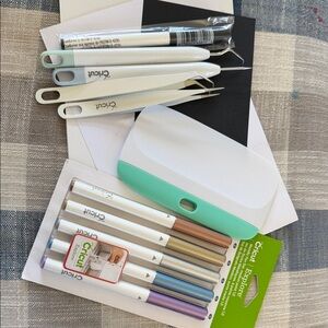 Cricut Tool & Scraper Set with White Handles and Mint Scraper
